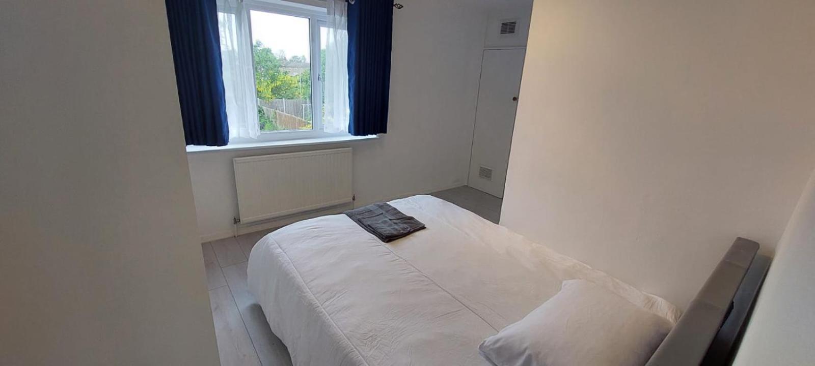 London Travellers Room - Romford, Hornchurch, Gidea Park To Heathrow Via Elizabeth Line Harold Wood Exterior photo